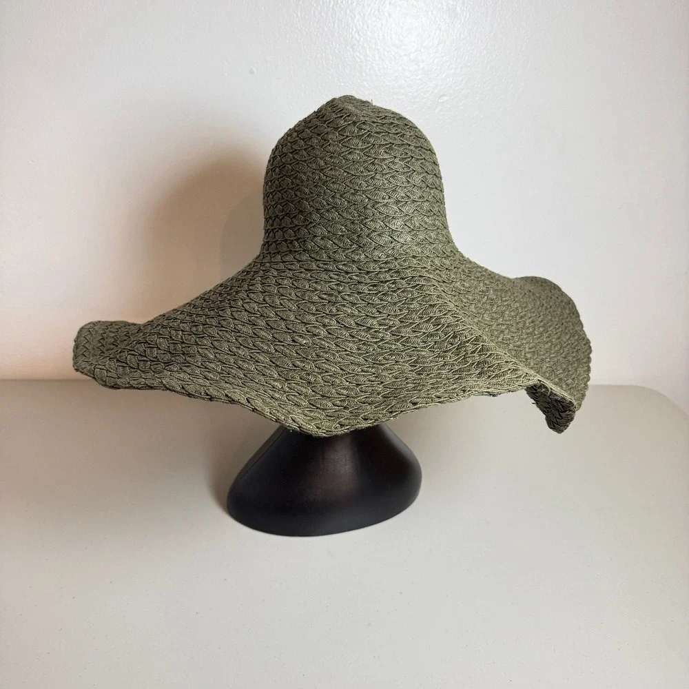 NWOT Kokin New York Green Woven Wide Brim Wired Floppy Sun Hat Beach Summer